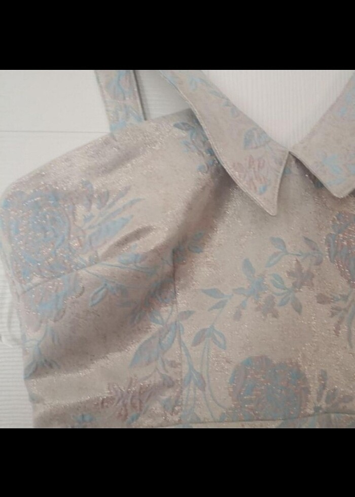 Dizilerde düğünler için elbise etiketi üzerinde - Görsel 4