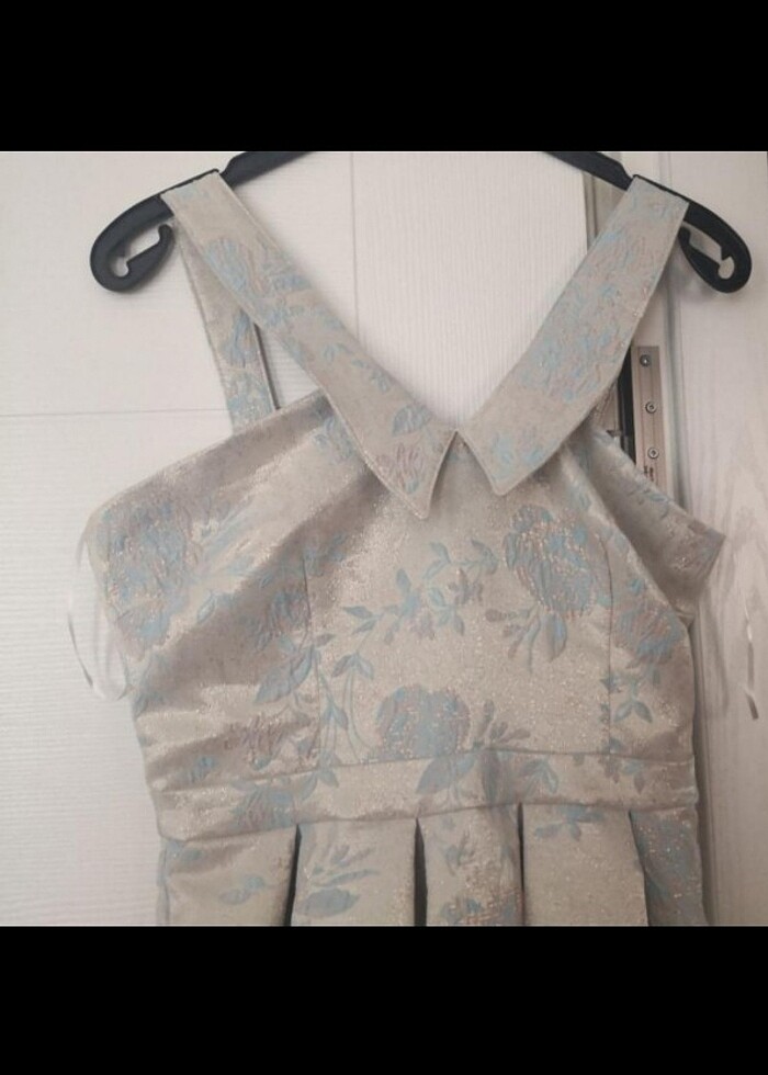 Dizilerde düğünler için elbise etiketi üzerinde - Görsel 5