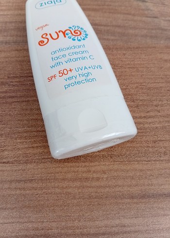 Ziaja Vegan Güneş Koruyucu Krem SPF 50+ - Görsel 3