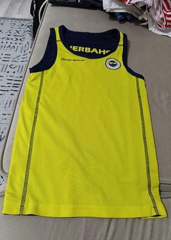 Diğer orijinal Fenerbahçe okulu basketbol forması.