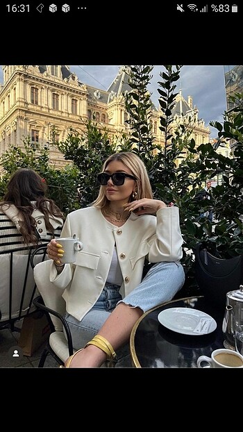 Altın rengi düğmeli blazer ceket