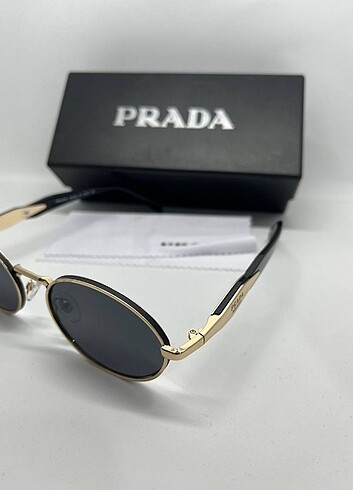 PRADA GÜNEŞ GÖZLÜĞÜ 