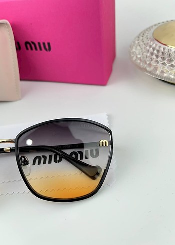 Miu Miu Güneş Gözlüğü
