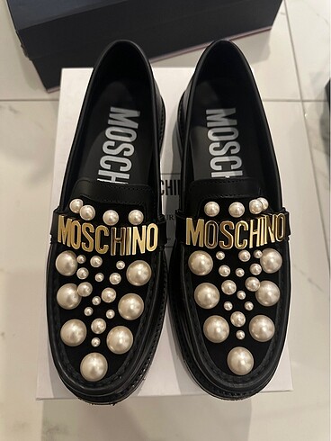 Moschino incili ayakkabı