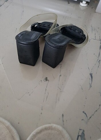 38 Beden siyah Renk Bantlı topuklu sandalet terlik