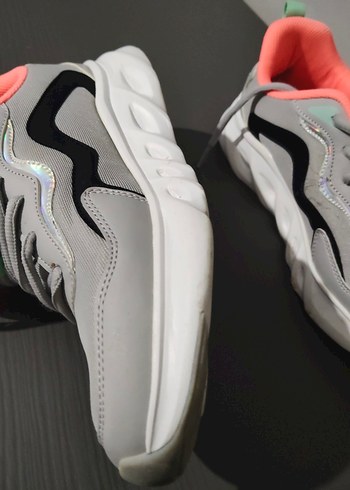 Kadın Gri Bağcıklı Spor Ayakkabı - Görsel 3