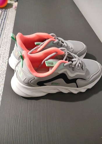 Kadın Gri Bağcıklı Spor Ayakkabı - Görsel 2