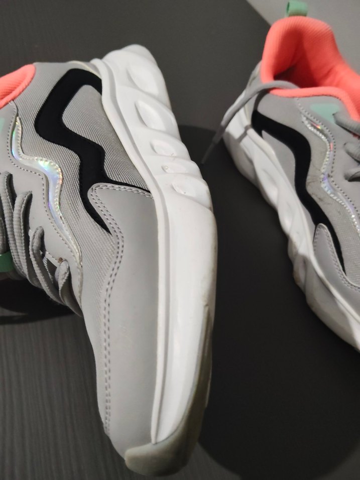 Kadın Gri Bağcıklı Spor Ayakkabı - Görsel 3