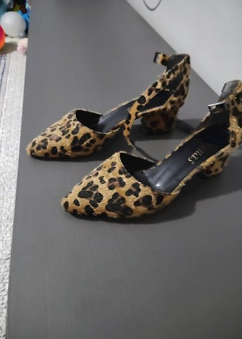 Kahverengi Leopar Desenli Tokalı Topuklu Ayakkabı - Görsel 2