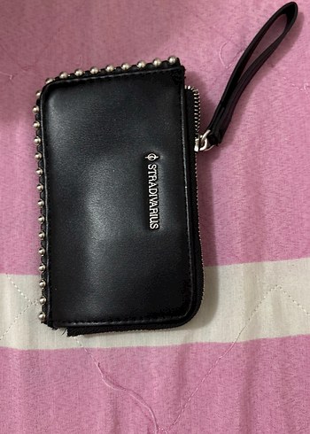 Stradivarius Siyah Deri Zımbalı Fermuarlı Cüzdan