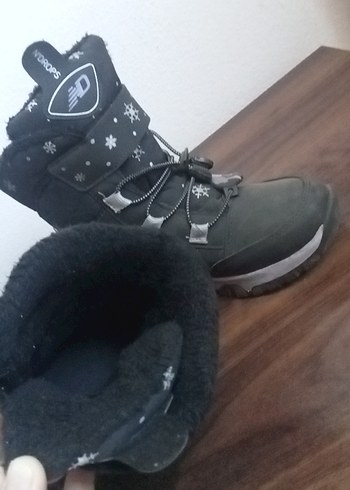 Tokalı Siyah Kız Çocuk Botu - Görsel 2