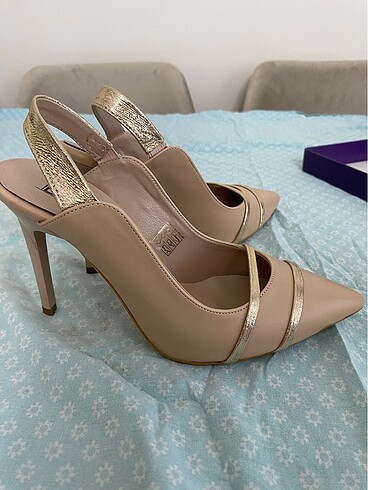 36 Beden Pudra Şık Stiletto