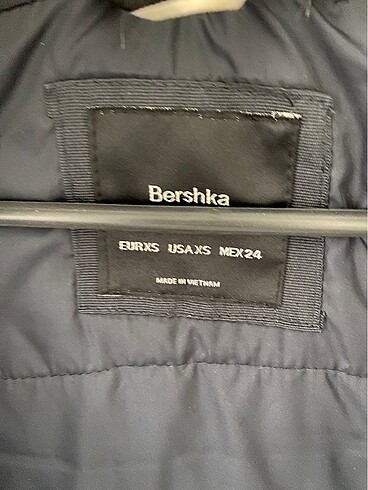 xs Beden Bershka Lacivert Kısa Mont