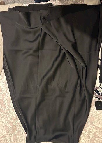 Drapeli Parlak Siyah etek SATEN - Görsel 4
