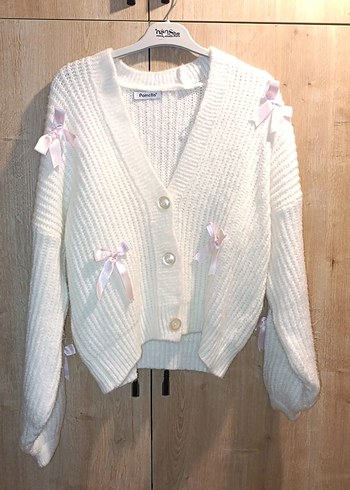 Nakışlı Beyaz Triko Hırka - Görsel 2