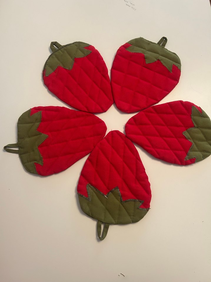 Nakışlı Kırmızı Çilek Desenli Fırın Eldiveni - Görsel 2