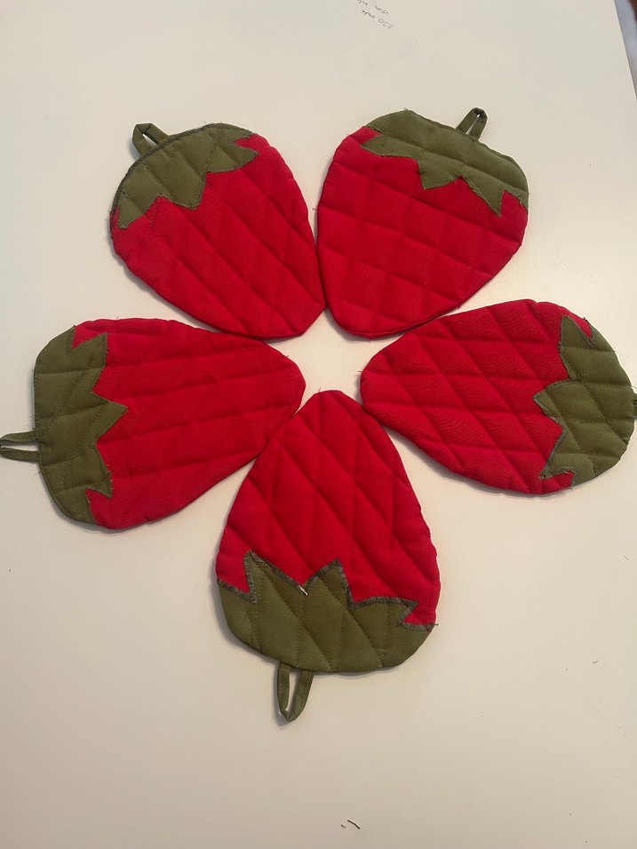 Nakışlı Kırmızı Çilek Desenli Fırın Eldiveni - Görsel 3