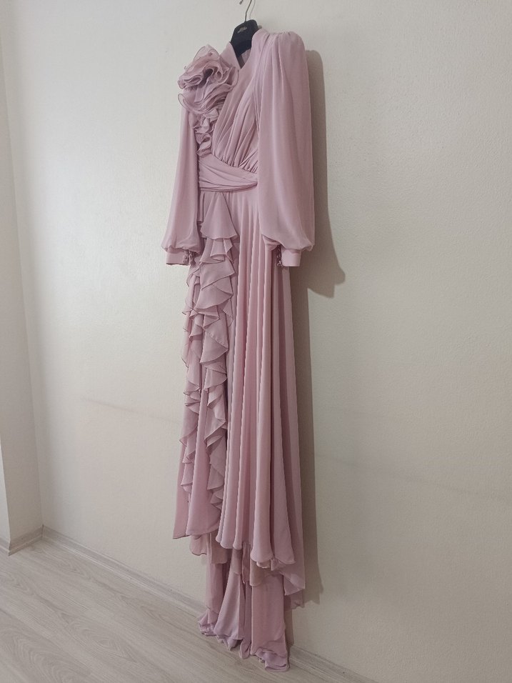 Pudra Renkli Uzun Drapeli Tesettür Abiye - Görsel 4