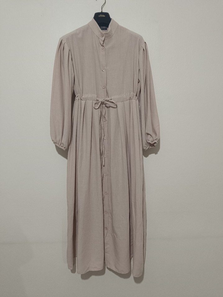 Düğmeli Bej Uzun Keten Elbise - Görsel 3