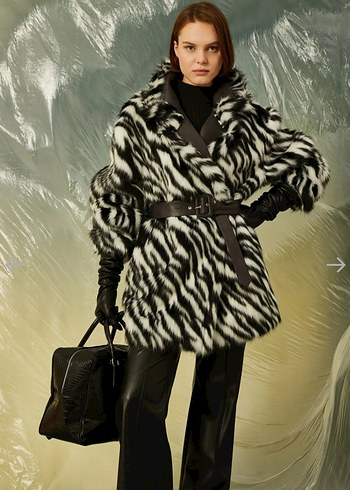 Kadın Gri Zebra Desenli Suni Kürk Midi Ceket - Görsel 5