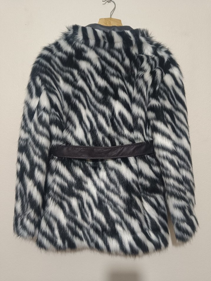 Kadın Gri Zebra Desenli Suni Kürk Midi Ceket - Görsel 3