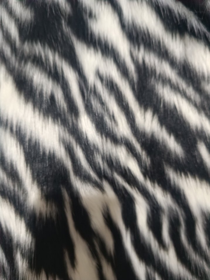 Kadın Gri Zebra Desenli Suni Kürk Midi Ceket - Görsel 4