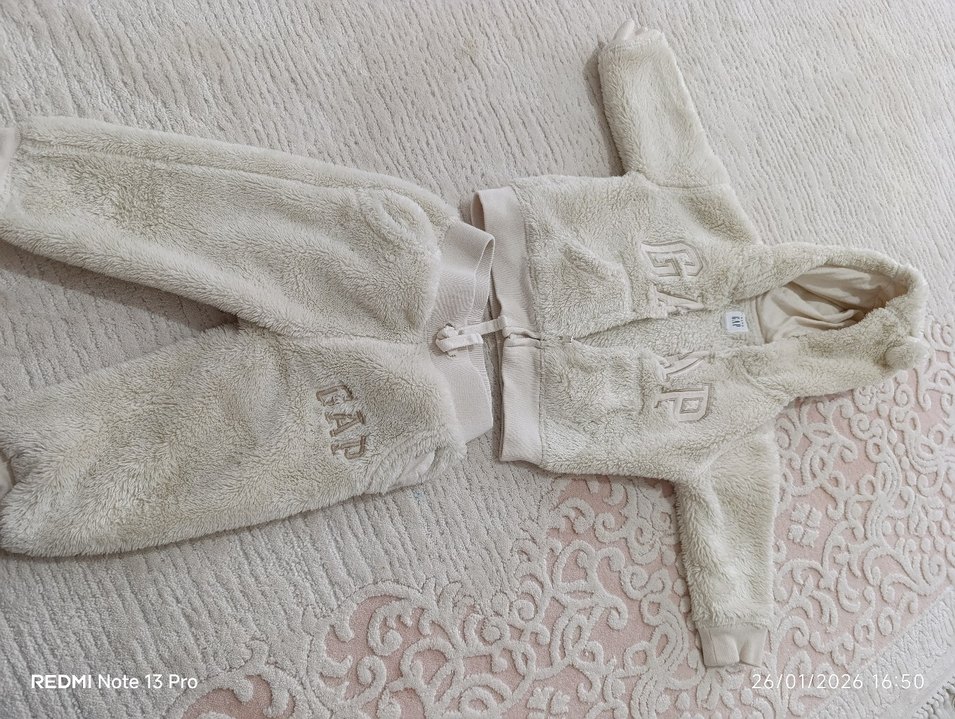 Kız Çocuk Beyaz Peluş Eşofman Takımı - Görsel 2