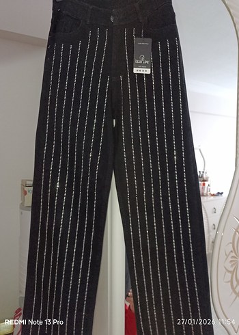 Siyah Çizgili Pilili Kadın Kot Pantolon - Görsel 2