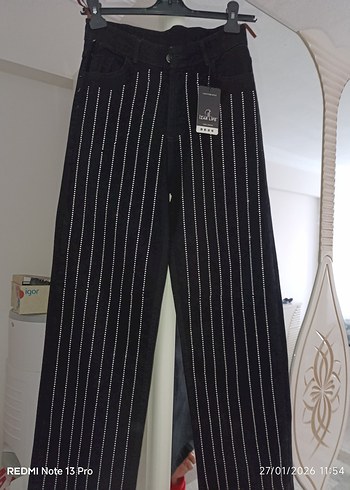 Siyah Çizgili Pilili Kadın Kot Pantolon - Görsel 5