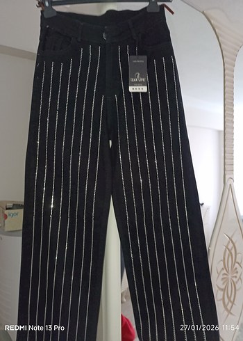 Siyah Çizgili Pilili Kadın Kot Pantolon - Görsel 6