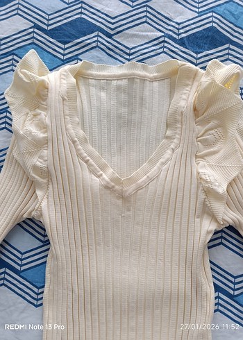 Beyaz V Yaka Uzun Kollu Triko Kazak - Görsel 2