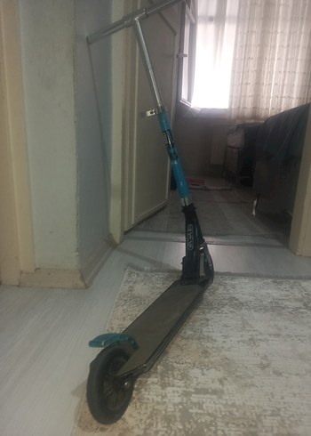 Beden Mavi ve Gri Çocuk Scooterı
