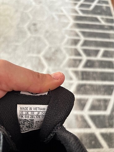 28 Beden Adidas spor ayakkabısı