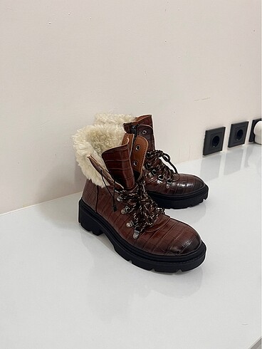 Nine west