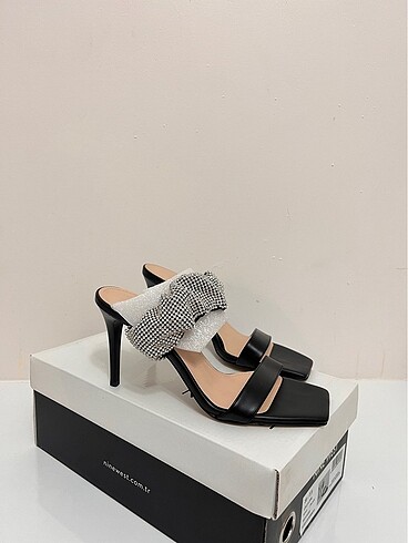 38 Beden Nine west topuklu terlik