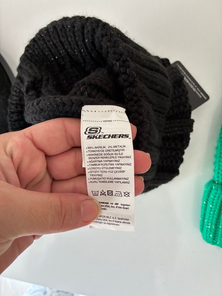 Siyah Örgü Ponponlu Kadın Bere - Görsel 2