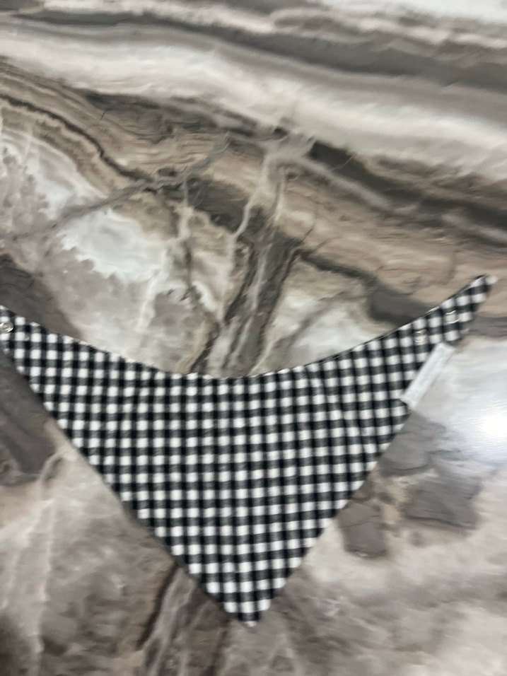 Gri Kareli Bebek Önlüğü - Görsel 3