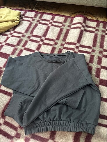 Crop sweatshirt