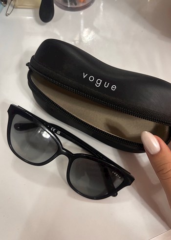Vogue Şeffaf Siyah Vogue Kadın Güneş Gözlüğü