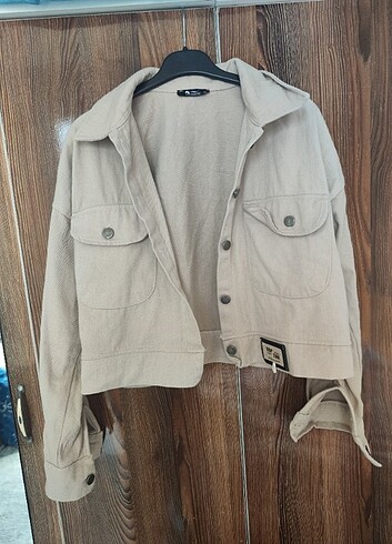 Bej crop ceket 