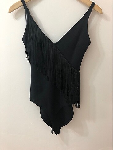 BERSHKA PÜSKÜLÜ ÇITÇITLI BODY BÜSTİYER
