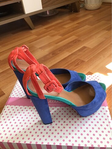 37 Beden mavi Renk Bershka platform topuk sandalet