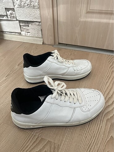 Erkek beyaz spor ayakkabısı - Görsel 4