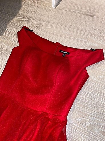 36 Beden kırmızı midi boy tüllü abiye elbise