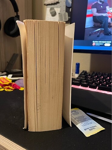  Köşeler hasarlı ama okunabilir durumda