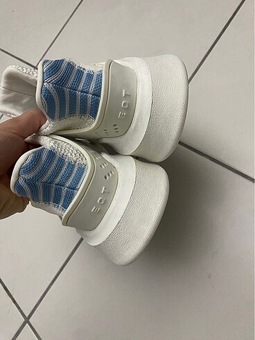 37,5 Beden beyaz Renk Adidas Spor Ayakkabı