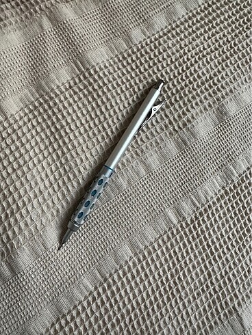  Beden Pentel graphgear 1000, 0,7