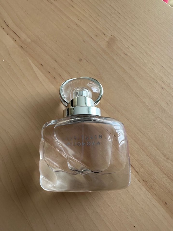 Estée Lauder Beautiful Magnolia - Görsel 2