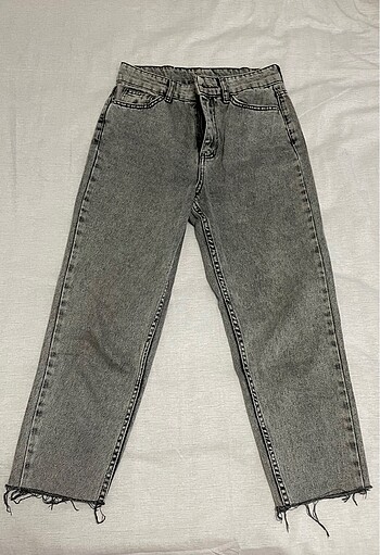 MOM JEAN