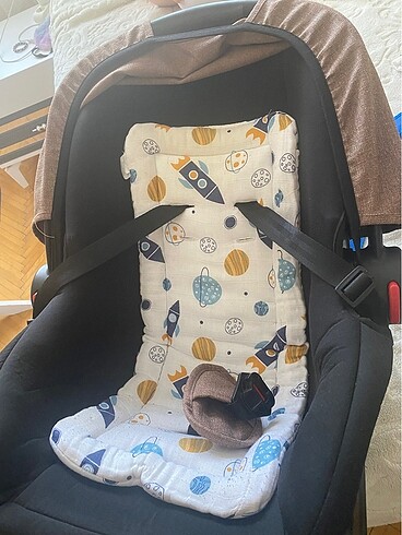 Bebek puseti ve salıncağı